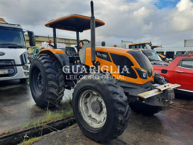 VALTRA TRATOR AGRICOLA A104 4X4 PLATAFORMADO 2012