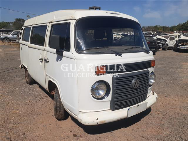 VOLKSWAGEN KOMBI 1.4 MI STD 8V FLEX MANUAL 2011