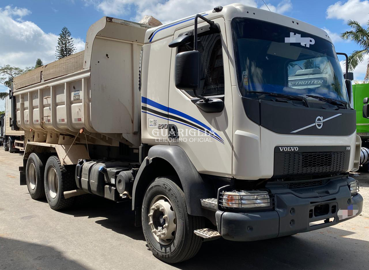 VOLVO VM 270 6x4 2015
